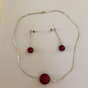 Beautiful necklace and earrings set